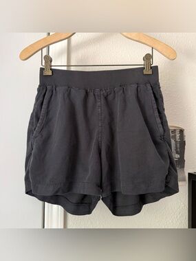 FAHERTY dark grey washed black cotton tencel linen pull on shorts